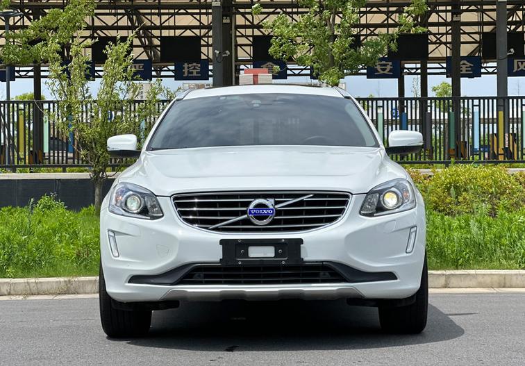 r1018618-volvo-xc60-2016_0