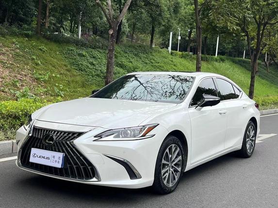 r1018638-lexus-es-2023_0