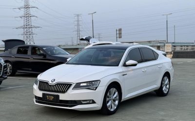 r1018663-skoda-superb-2017_0