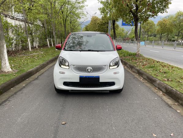 r1018671-smart-fortwo-2017_0
