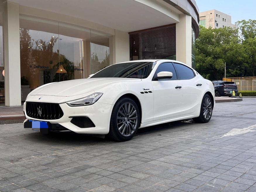 r1018672-maserati-ghibli-2023_0