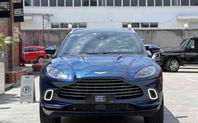r1018732-aston-martin-dbx-2021_0