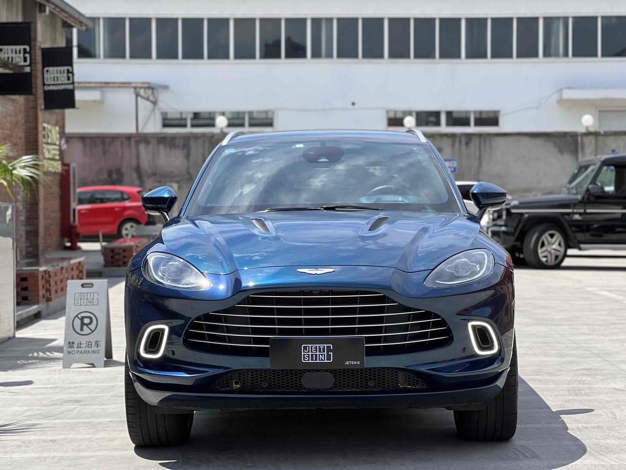 r1018732-aston-martin-dbx-2021_0