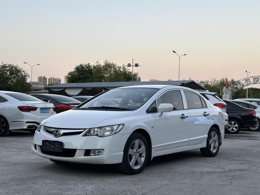 r1018773-honda-ciimo-2013_0
