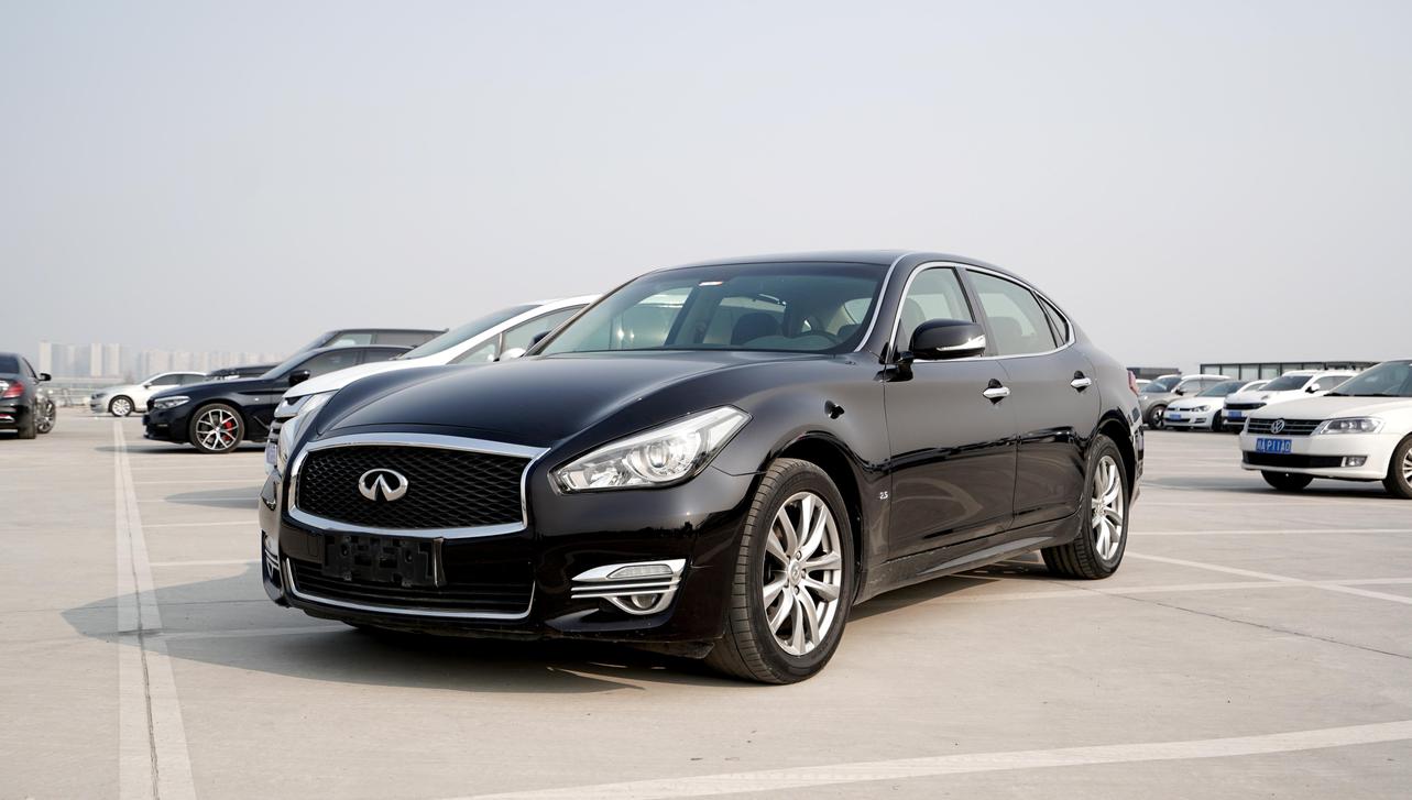 r1018791-infiniti-q70-2016_0