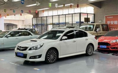 r1018796-subaru-legacy-2011_0