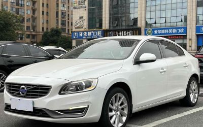 r1018834-volvo-s60-2015_0