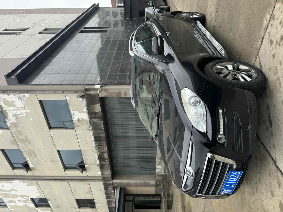 r1018889-luxgen-u7-suv-2013_0