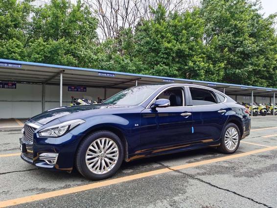 r1018907-infiniti-q70-2018_0
