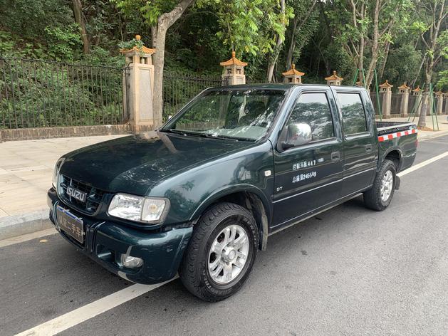 r1018917-isuzu-pickup-2014_0