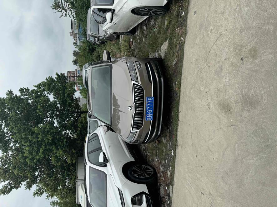 r1018956-skoda-karoq-2019_0