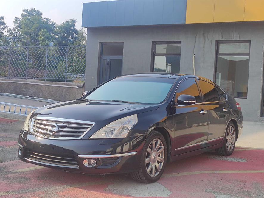r1016193-nissan-altima-2010_0