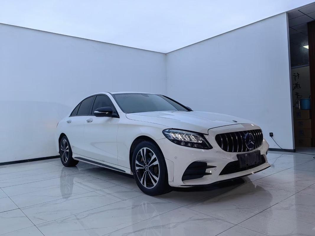 r1016235-mercedes-benz-c-class-2020_0