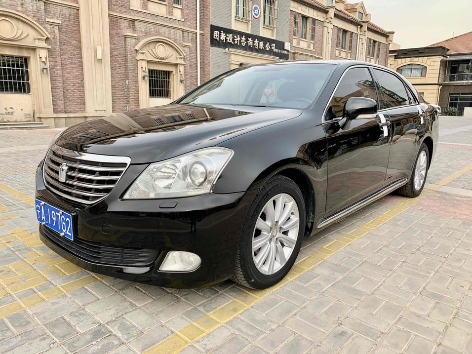 r1016273-toyota-crown-2010_0