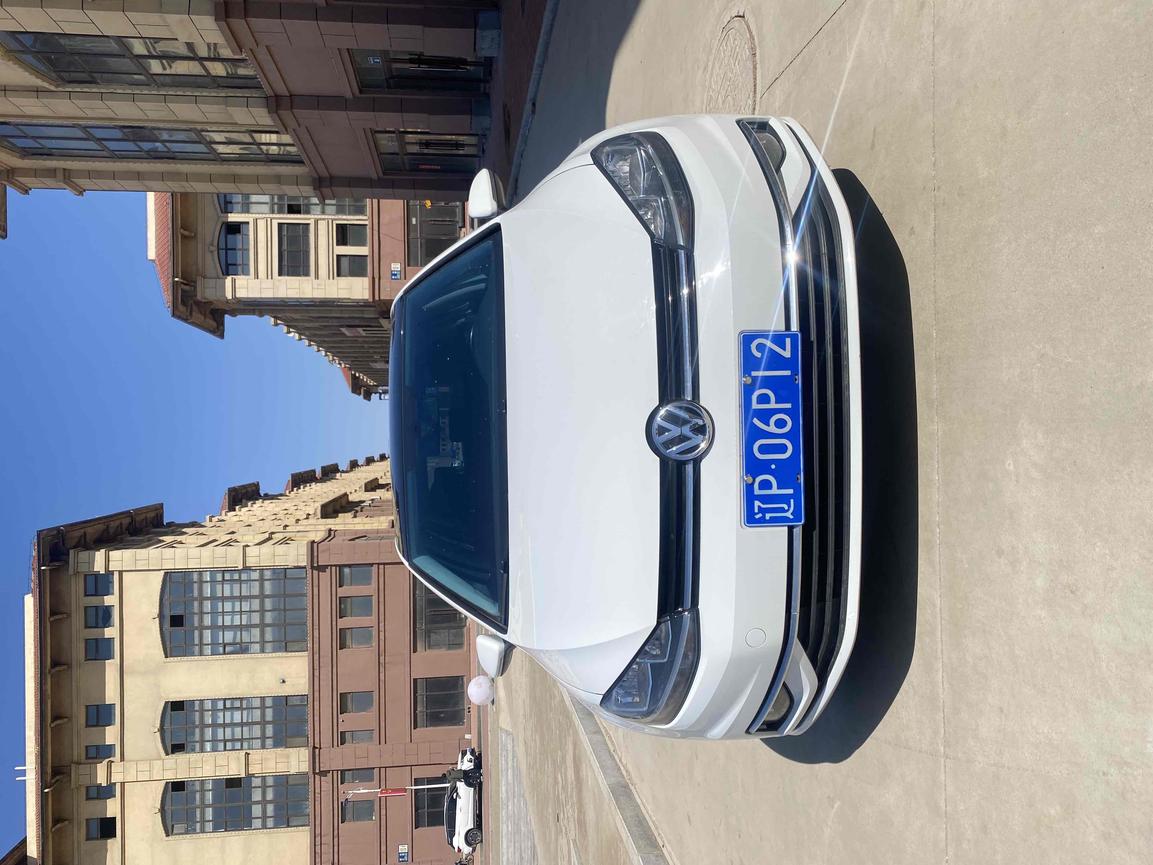 r1016324-volkswagen-golf-2020_0