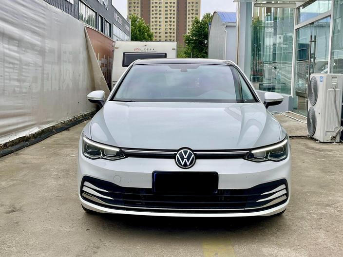 r1016547-volkswagen-golf-2022_0