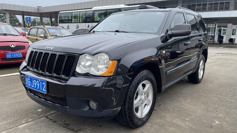 r1016796-jeep-grand-cherokee-2010_0