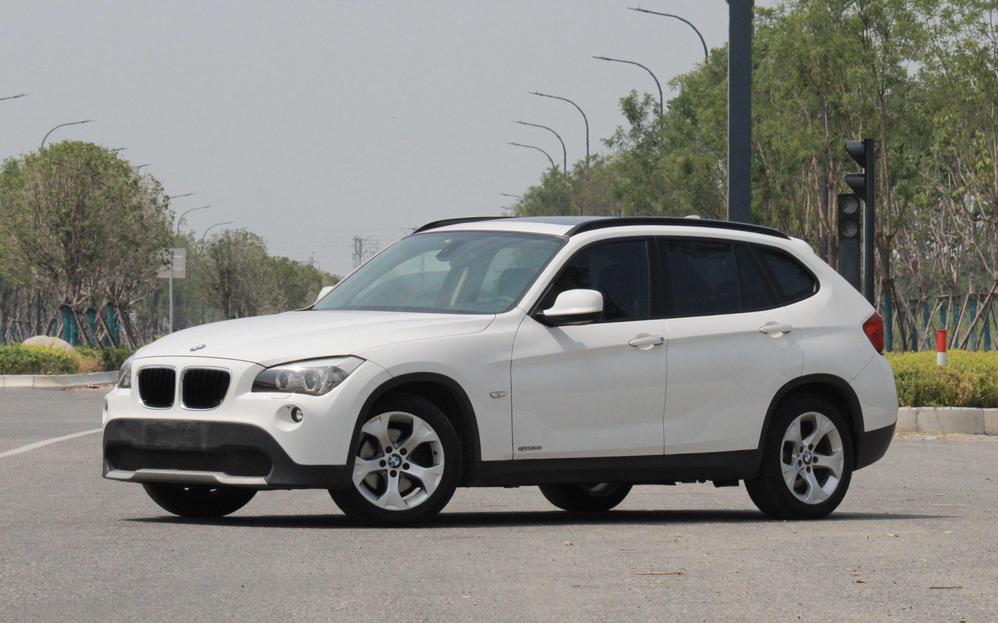r1016807-bmw-x1-2012_0