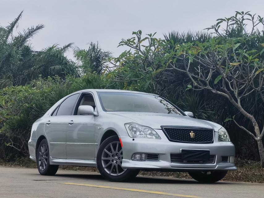 r1016893-toyota-crown-2008_0