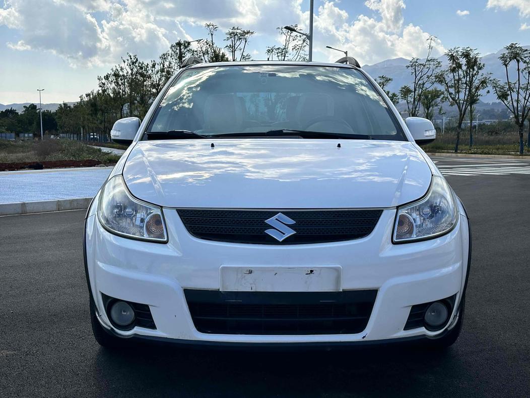 r1017040-suzuki-sx4-2010_0