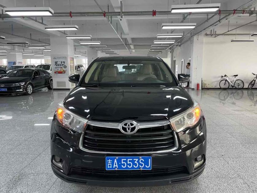 r1017215-toyota-highlander-2017_0