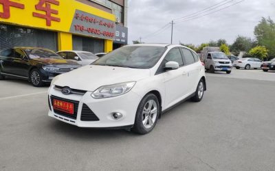 r1017216-ford-focus-2015_0