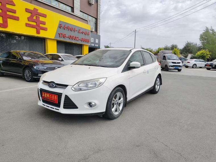 r1017216-ford-focus-2015_0