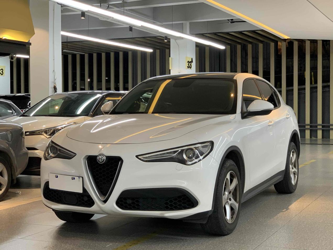 r1017219-alfa-romeo-stelvio-2019_0