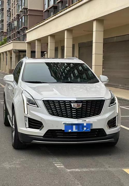 r1017457-cadillac-xt5-2021_0