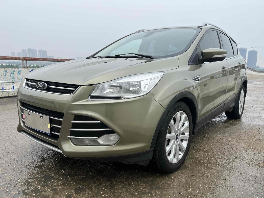 r1017506-ford-kuga-2015_0