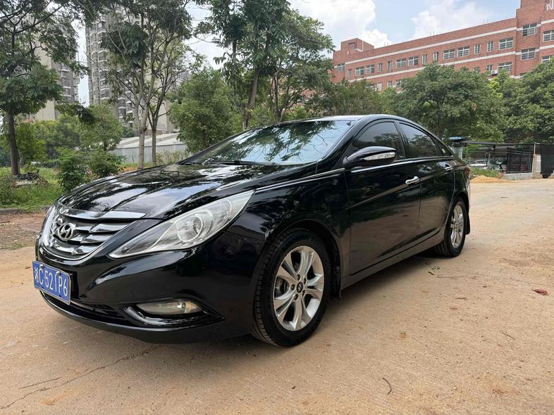 r1017520-hyundai-sonata-2011_0