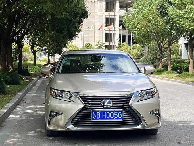 r1017565-lexus-es-2017_0