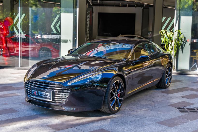 r1017602-aston-martin-rapide-2014_0
