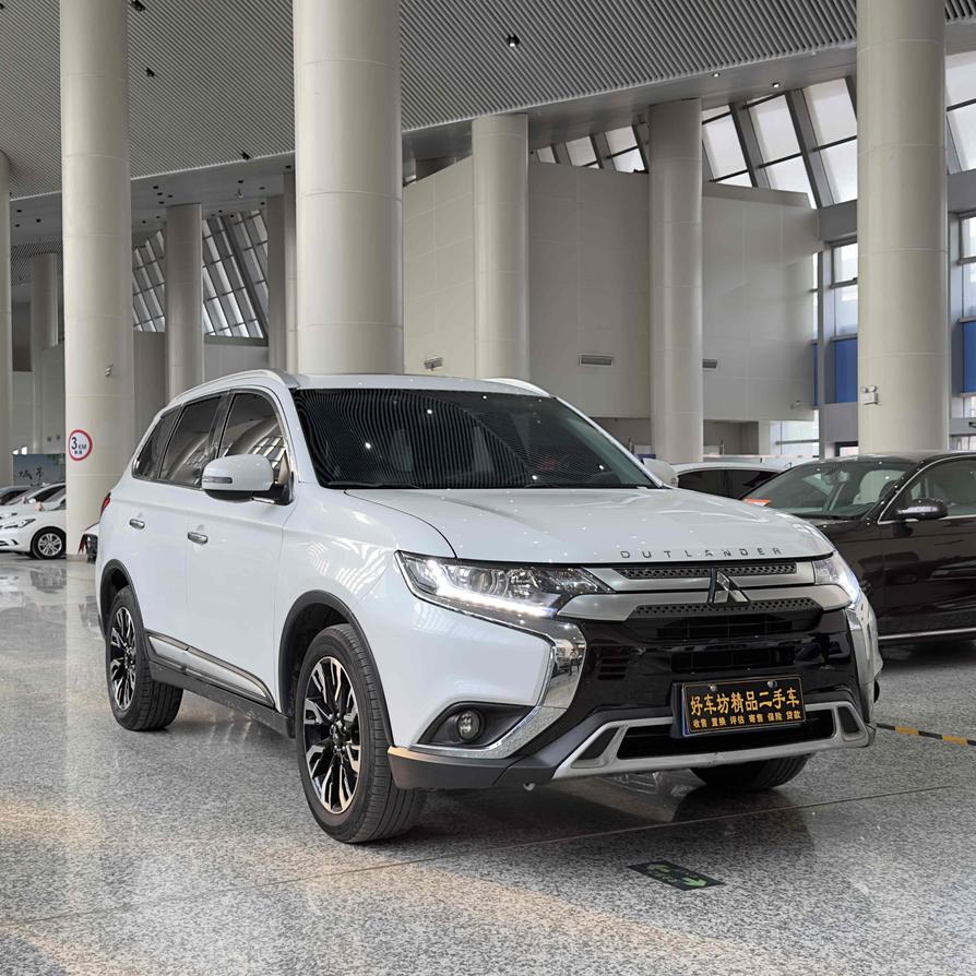 r1017673-mitsubishi-outlander-2021_0