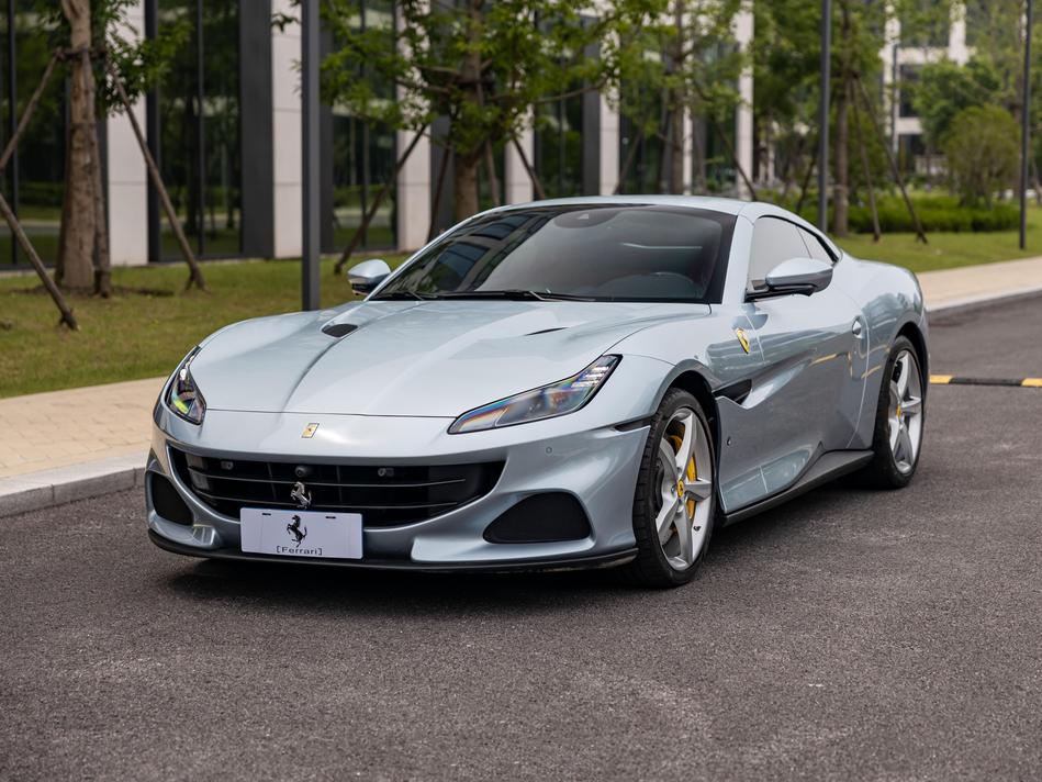 r1017705-ferrari-portofino-2023_0