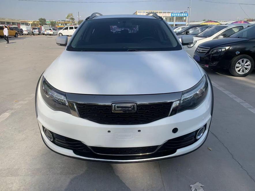 r1017744-qoros-3-2016_0