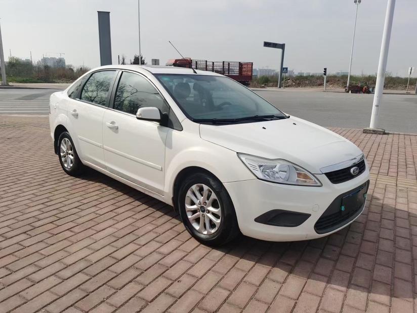 r1017755-ford-focus-2014_0
