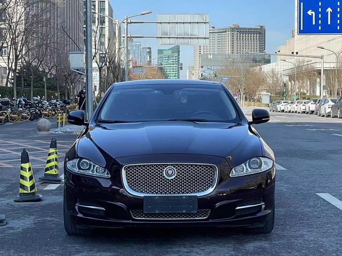 r1017796-jaguar-xj-2016_0