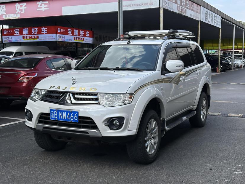r1017867-mitsubishi-pajero-sport-2017_0