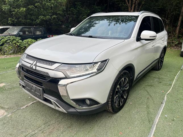 r1017887-mitsubishi-outlander-2019_0