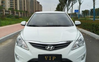 r1017938-hyundai-reina-2013_0