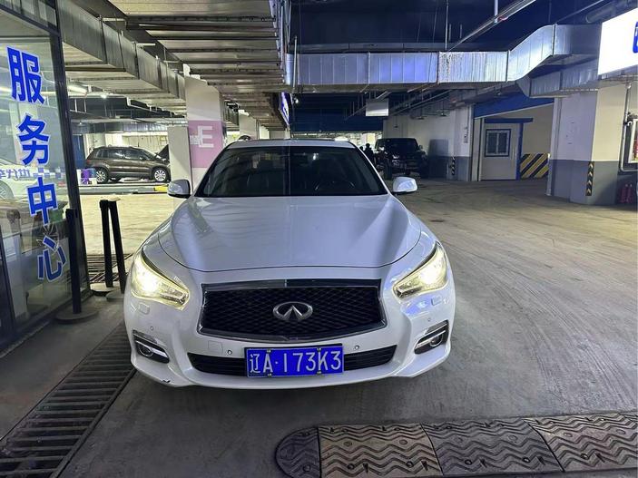 r1017950-infiniti-q50l-2016_0