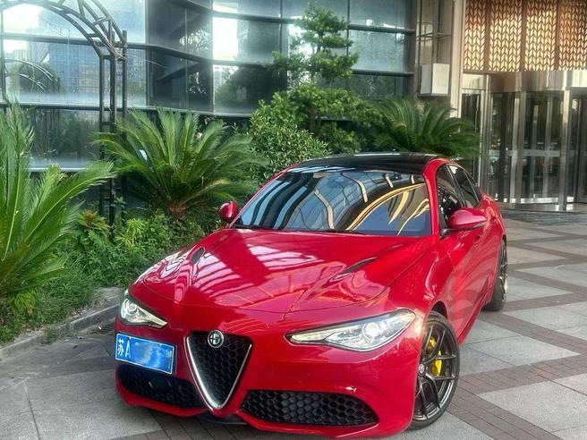 r1017963-alfa-romeo-giulia-2022_0