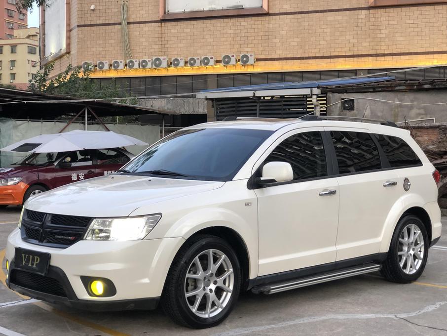 r1018084-dodge-journey-2015_0