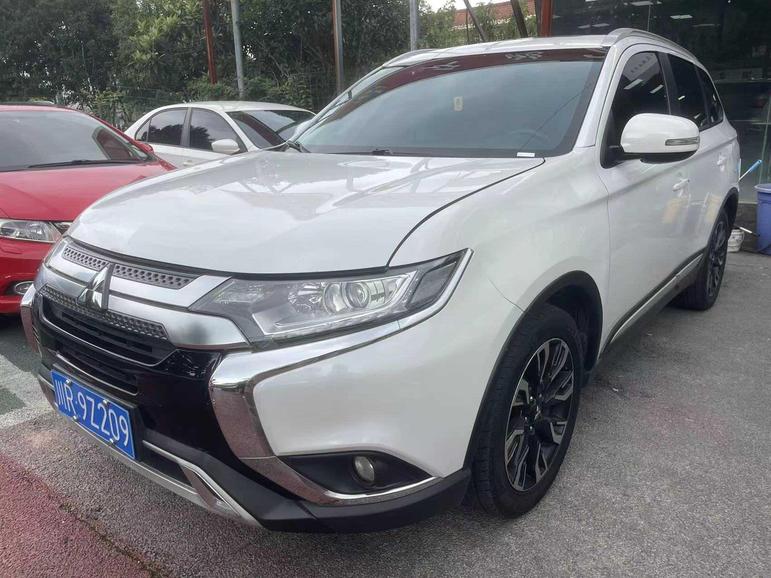 r1018190-mitsubishi-outlander-2020_0