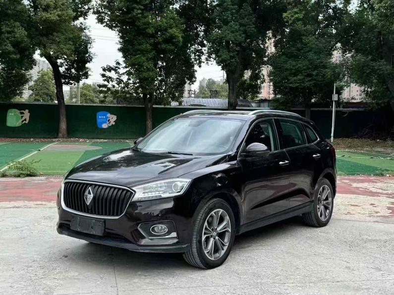 r1018210-borgward-bx7-2019_0