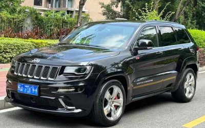 r1018290-jeep-grand-cherokee-srt-2013_0
