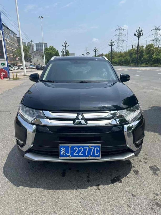 r1018343-mitsubishi-outlander-2018_0