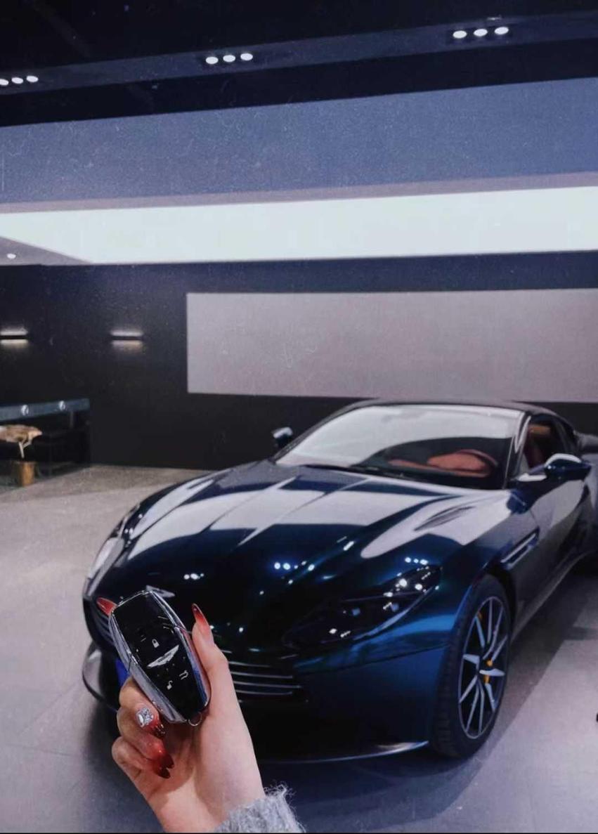 r1018660-aston-martin-db11-2019_0