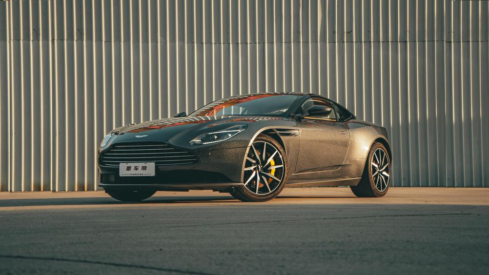 r1018983-aston-martin-db11-2021_0